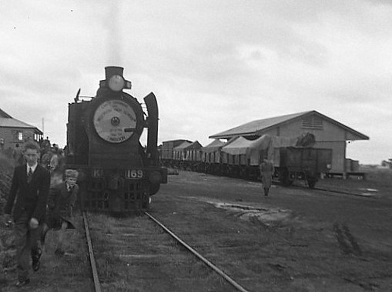 133656: Cobden Down Carey Grammar and Reservoir High School Railway Club Special K 169