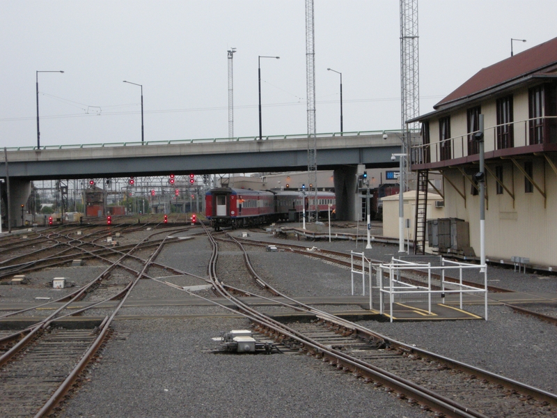 135003: Southern Cross looking North from No 2 Platform extended