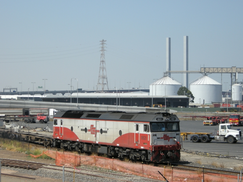 135026: West Swanston Dock Line Container transfer to North Dynon G 521 trailing