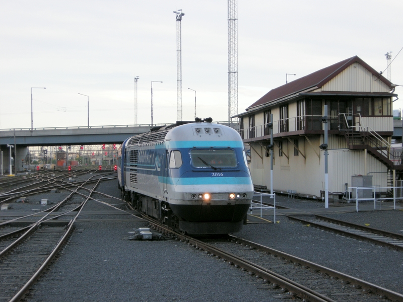 135043: Southern Cross approaching Platform 1 Overnight XPT from Sydney XP 2016 leading