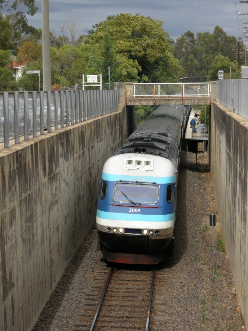 135044: Wangaratta Day XPT to Sydney XP 2005 leading