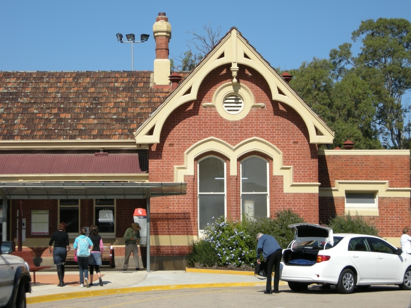 135071: Bairnsdale Station Building Street Side