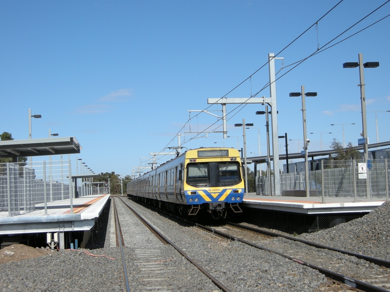 135079: Craigieburn Suburban Train 6-car exMTrain Comeng