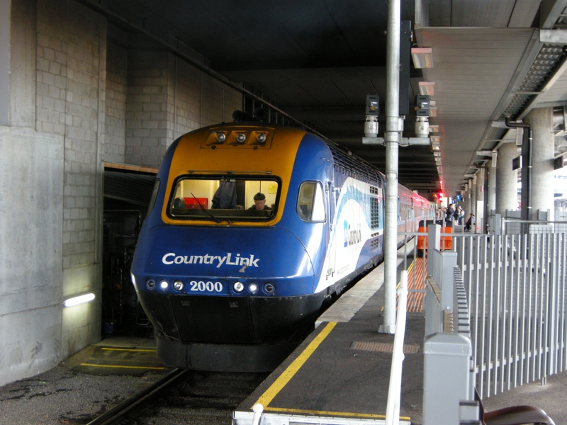 135082: Southern Cross Platform 1 Day XPT to Sydney XP 2000 leading