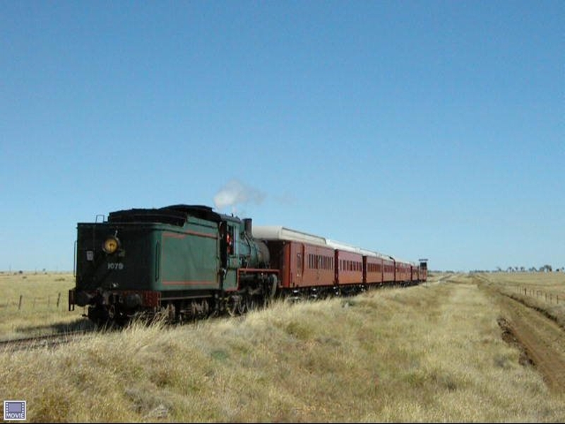 135112: km 661 Central Line Down Queensland 150th Anniveersary Special BB18 1079