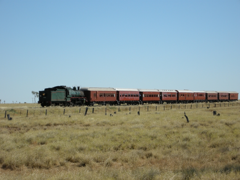 135120: Bridge km 633 39 Central Line Down Queensland 150th Anniversary Special BB18 1079