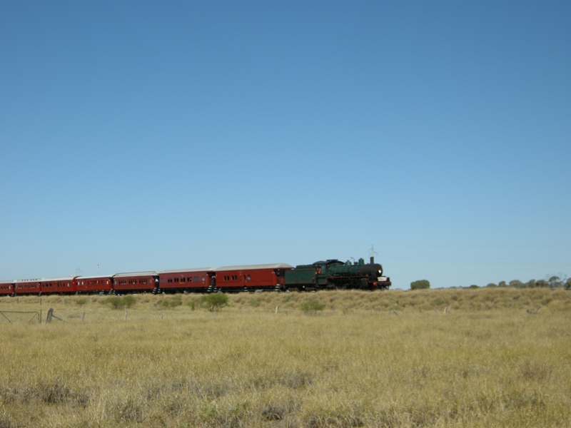 135127: Bridge km 678 Central Line Up Queensland 150th Anniversry Special BB18 1079