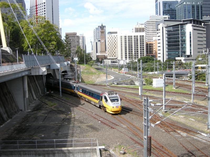 135271: Roma Street Down Electric Tilt Train 'City of Rockhampton' trailing