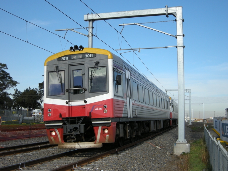 135359: Coolaroo Down Passenger 2 x Sprinters 7011 leading