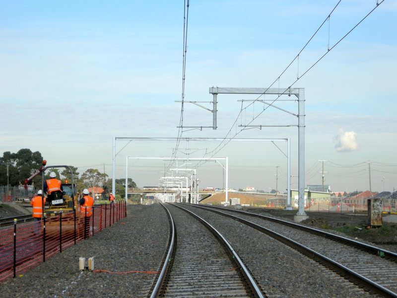 135360: Coolaroo View looking South towards Barry Road on Broad Gauge