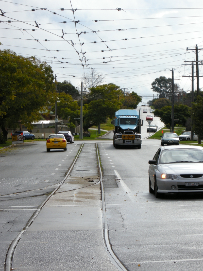 135391: Gasworks looking along Caledonia Street towards North Bendigo