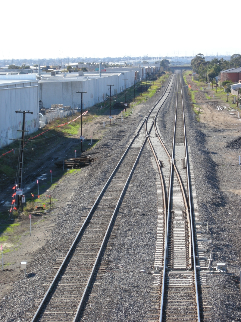 135401: Passing  Lane No 1 South end looking North from Keilor Park Drive