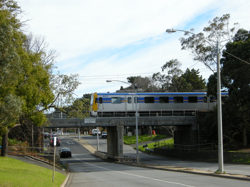 135409: North Road Bridge Sandringham Line Up Suburban 6-car Siemans 739 M trailing