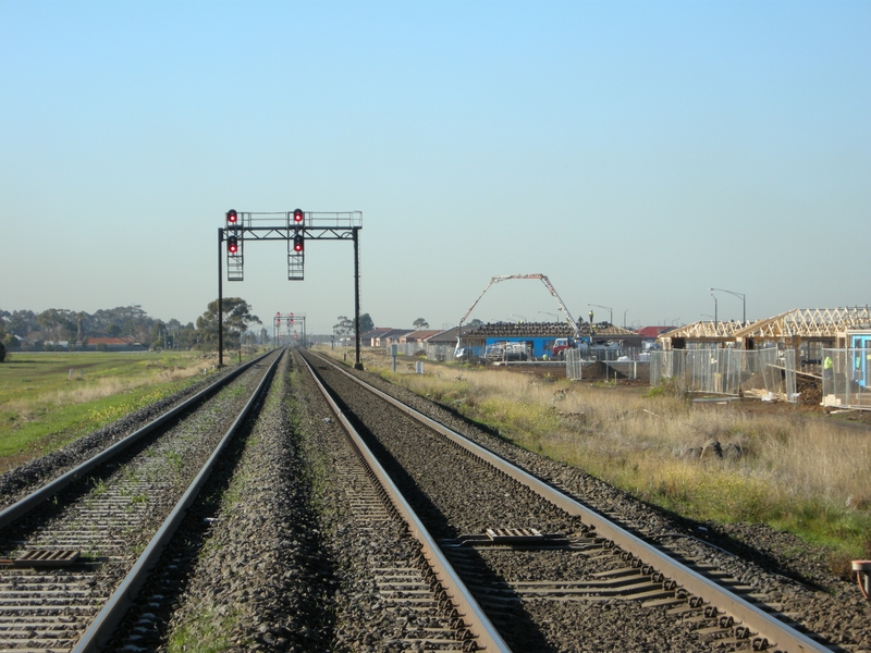 135412: Robinsons Road Level Crossing looking towards Melbourne