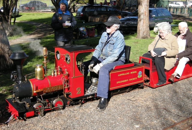 135508: Traralgon Gippsland Model Engineering Society Passenger Second Loco No 2 'Joybee' 2-4-0