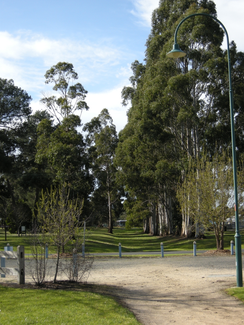 135532: Boolarra looking from South end towards Morwell