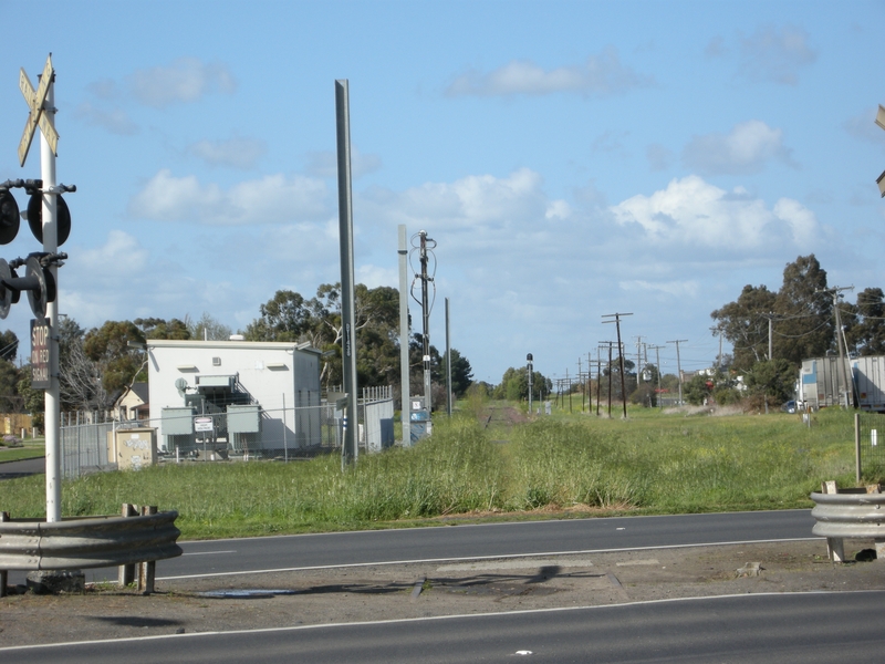 135550: Cranbourne Looking across South Gippsland Highway towards Nyora