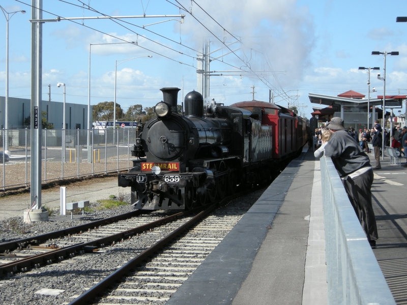 135552: Cranbourne Shunt SRV Special to Sidings D3 639 leading