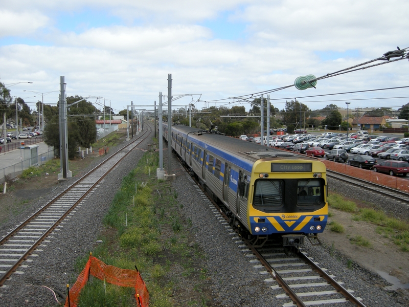 135576: Laverton Up Suburban 6-car ex MTrain Comeng 320 M leading