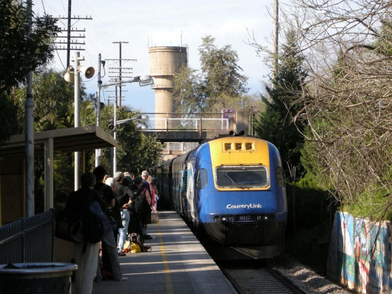 135592: Wangaratta Day XPT to Melbpurne XP 2017 leading
