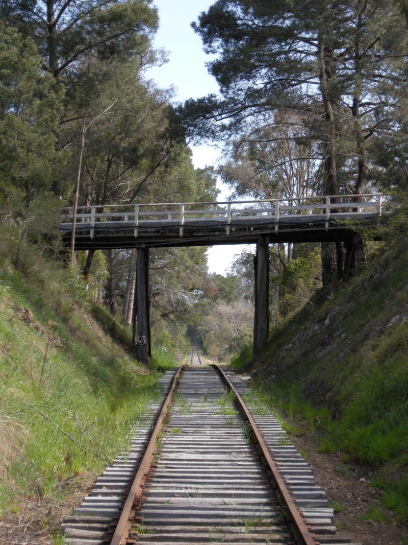135599: Donovans Road Bridge looking towards Lilydale
