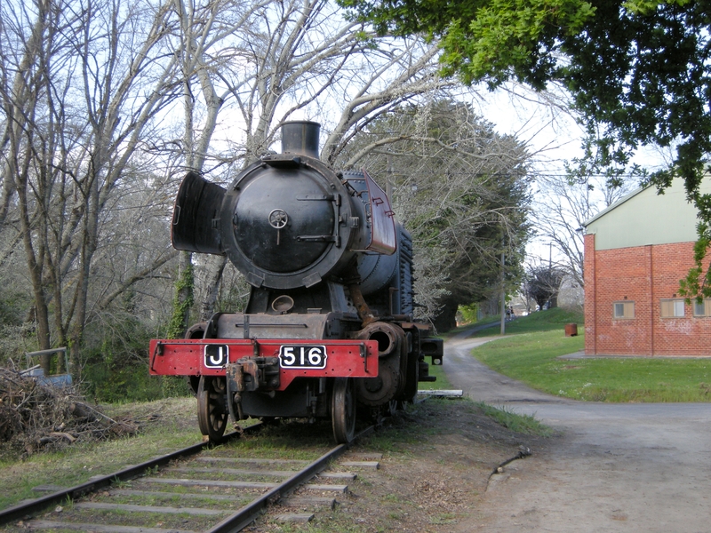 135611: Healesville J 516 at end of track