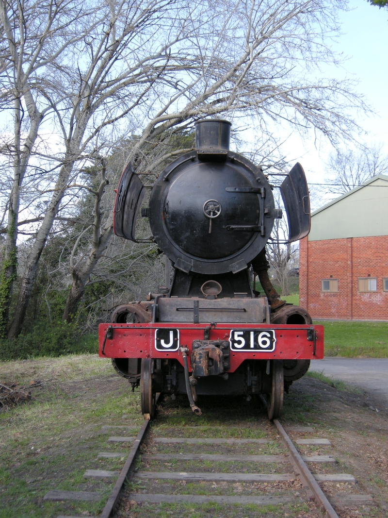 135612: Healesville J 516 at end of track