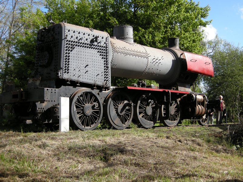 135615: Healesville J 516 at end of track