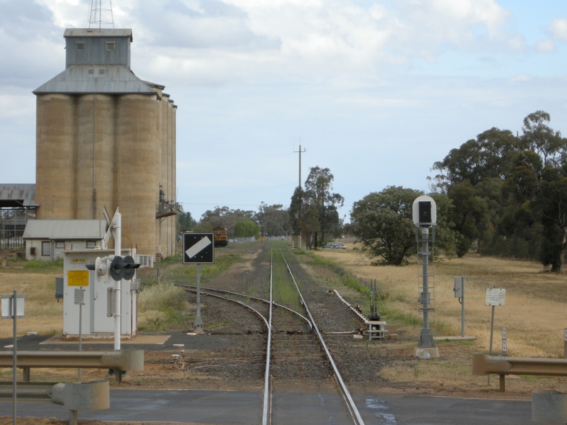 135717: Gilgandra North end points looking towards Sydney