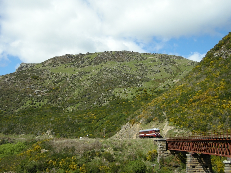 135839: Deep Stream Bridge 14 km 31 1 10:00am Down Railcar Vulcan RM 56