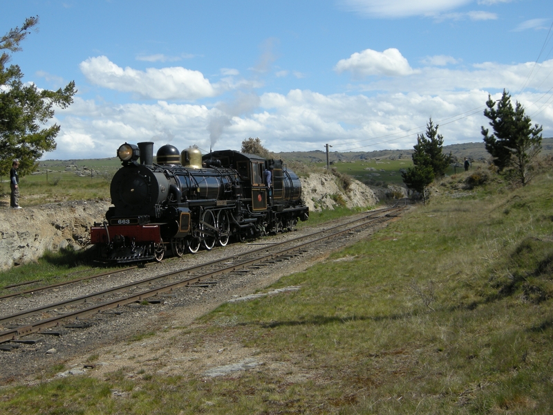 135919: Pukerangi Ab 663 running round