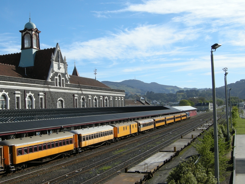 135942: Dunedin 9:30am Down Passenger