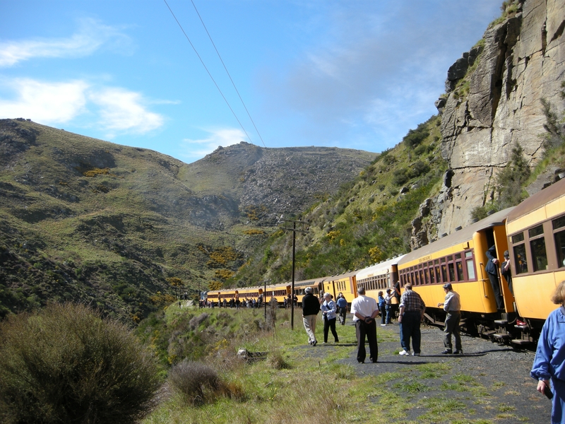 135948: Arthur's Knob 9:30am Down Passenger Dj 3228 trailing