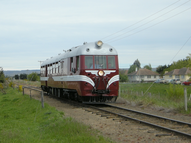 135962: Middlemarch 12 50 Down Passenger from Pukerangi Vulcan RM 56