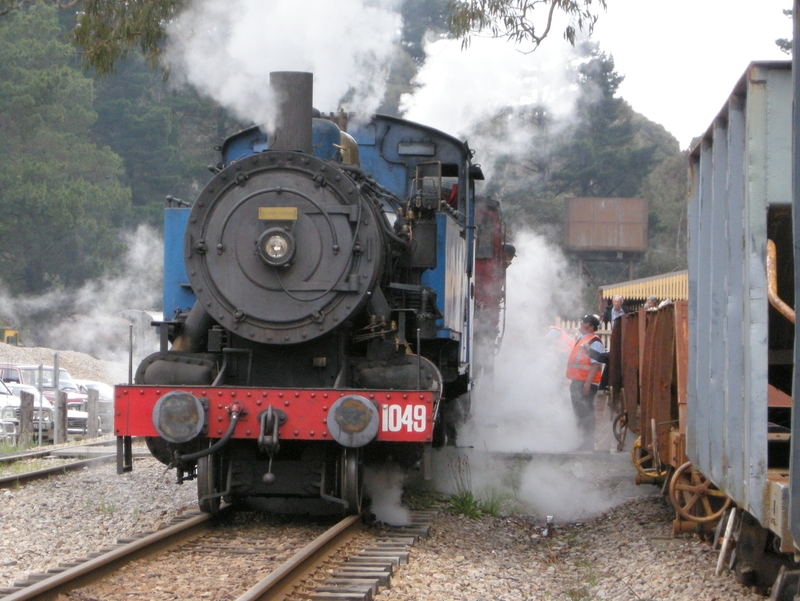 136154: Clarence Up RTM Special DD17 1049 leading