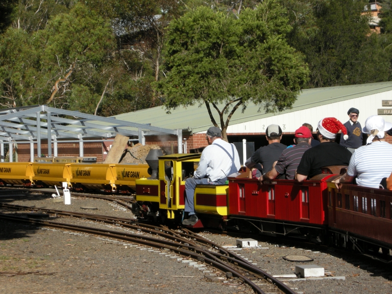 136275: Diamond Valley Railway Passenger 'BFC 9 O-6-2T