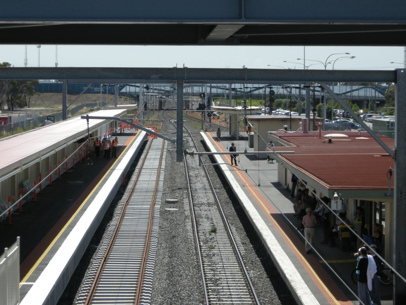 136315: Laverton looking towards Melbourne from old footbridge