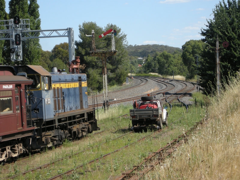 136355: Castlemaine 4:15pm Down Passenger Y 133 and Fire Patrol