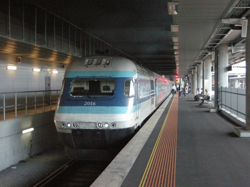 136456: Southern Cross Platform 1 Day XPR to Sydney XP 2016 leading