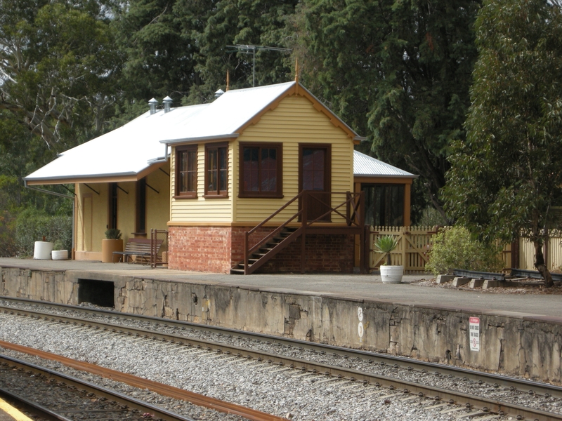 136627: Belair Signal Box and Building on Standard Gauge side