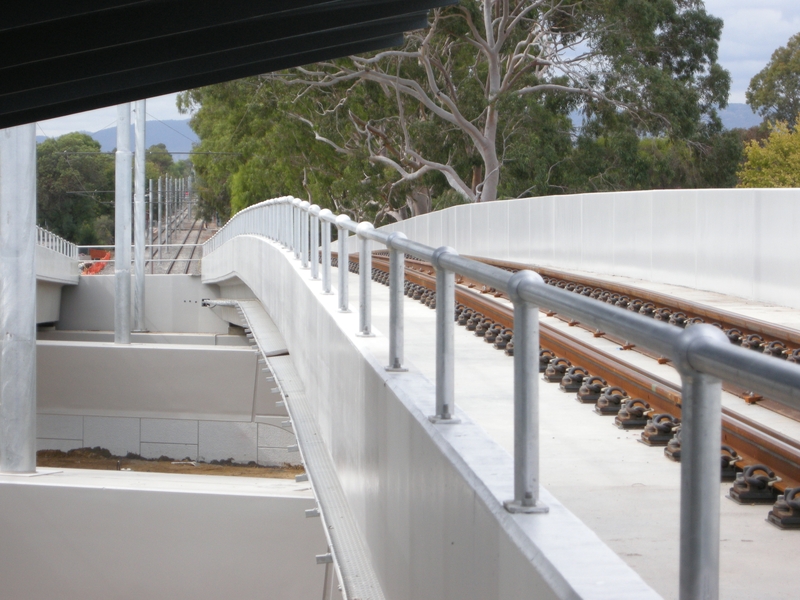 136668: South Road Overpass looking towards City