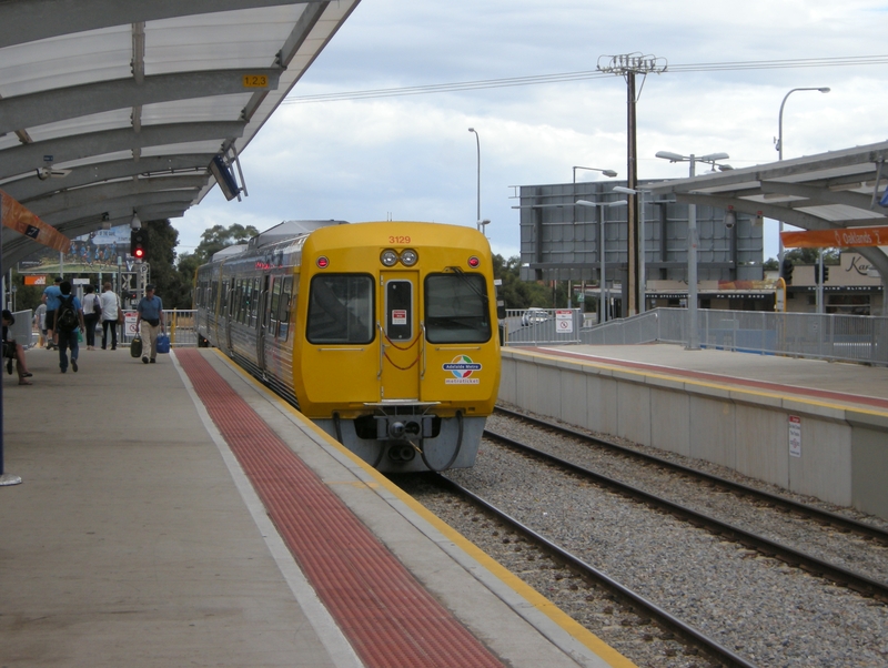 136684: Oaklands Interchange Down Suburban 3130 3129