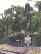 136723: Birkenhead Home Signal at approach to dual track