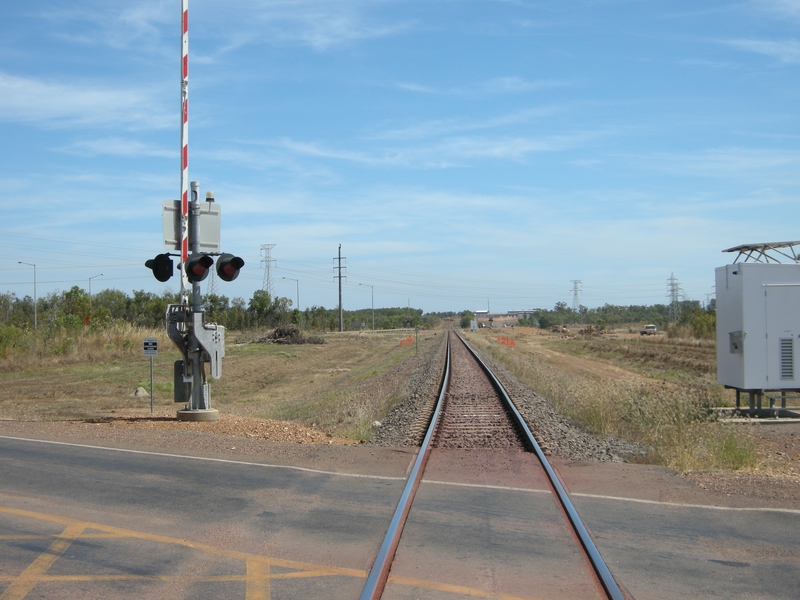 137059: Thorak Road Level Crossing km 2747.921 Looking towards Darwin Berrimah