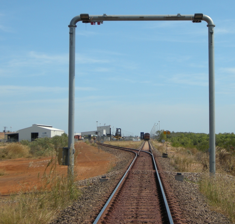 137066: Berrimah Road Level Crossing km 2750 194 Looking towards Darwin Berrimah