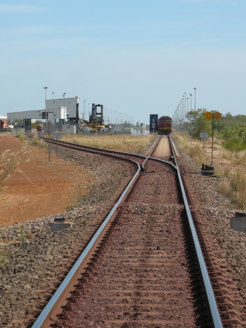 137067: Berrimah Road Level Crossing km 2750 194 Looking towards East Arm