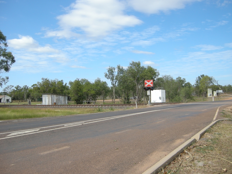 137090: Adelaide River Dorat Road Level Crossing viewed from East Side Compare with 106147