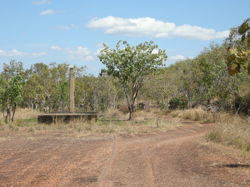 137120: Snake Creek 1 7 km from bridge looking West