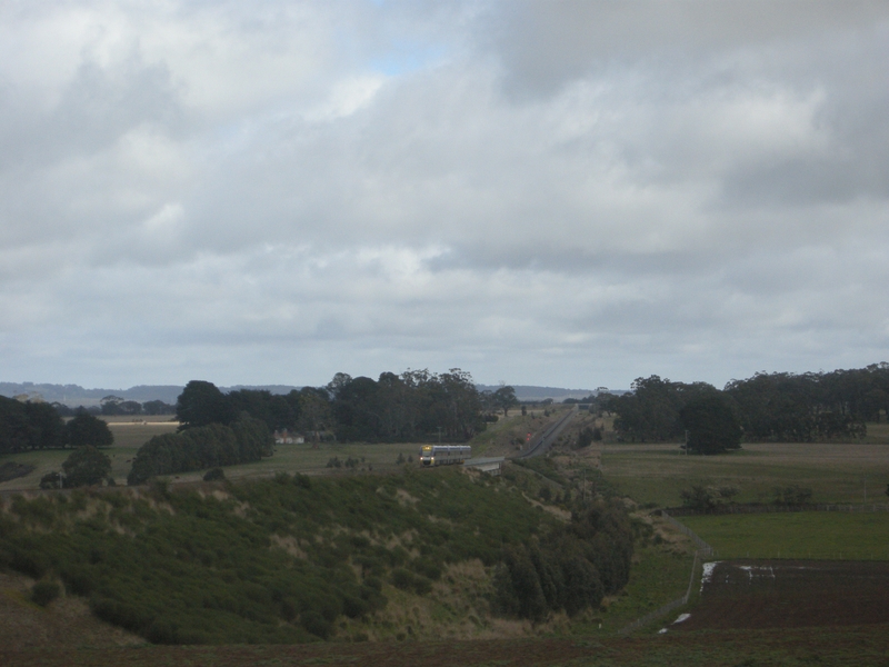 137181: Bungaree East Up Passenger on new line VL xx