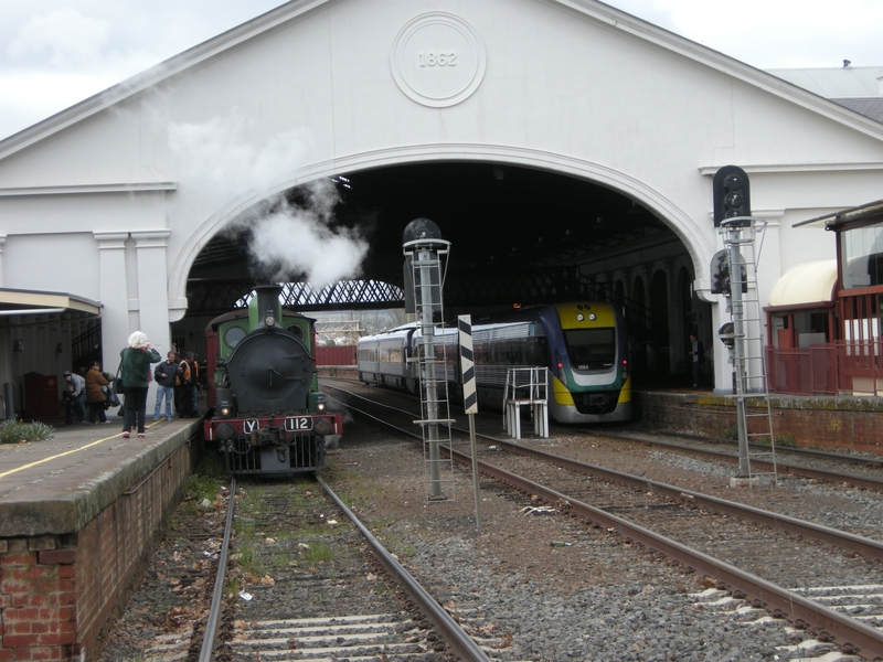 137190: Ballarat Down Special Passenger to Sulky Loop Y 112 leading and Up Passenger VL 04 trailing